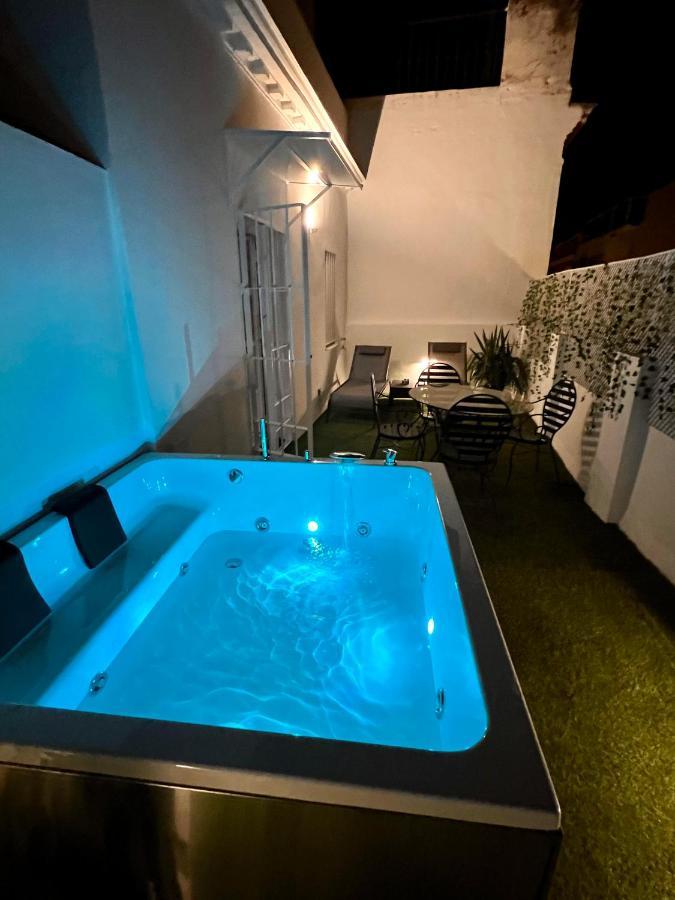 Downtown Apartment With Private Terrace & Jacuzzi Sevilla Eksteriør bilde